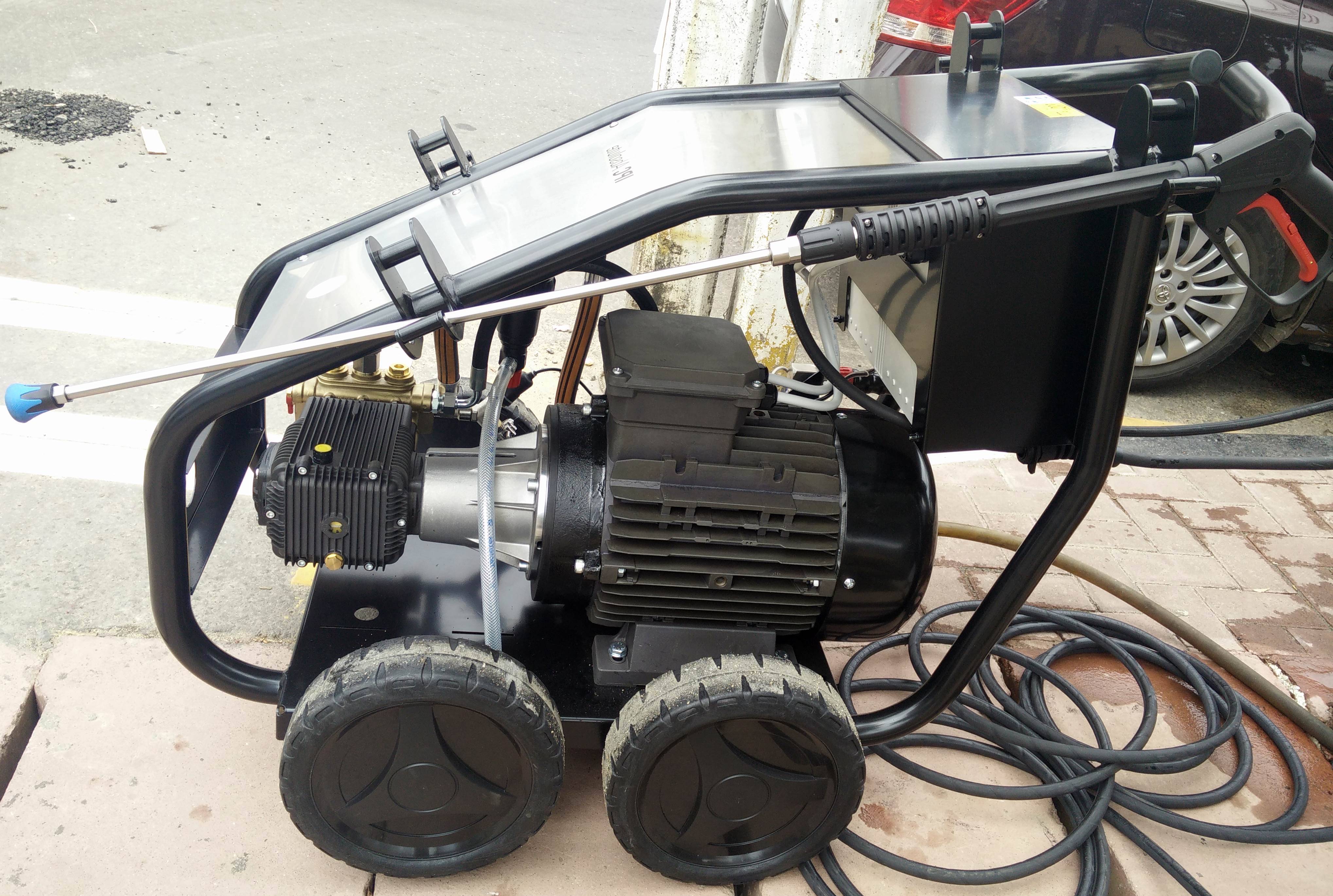 IPC PORTOTECNICA ABSOLUTE (Optional Sand Blaster)