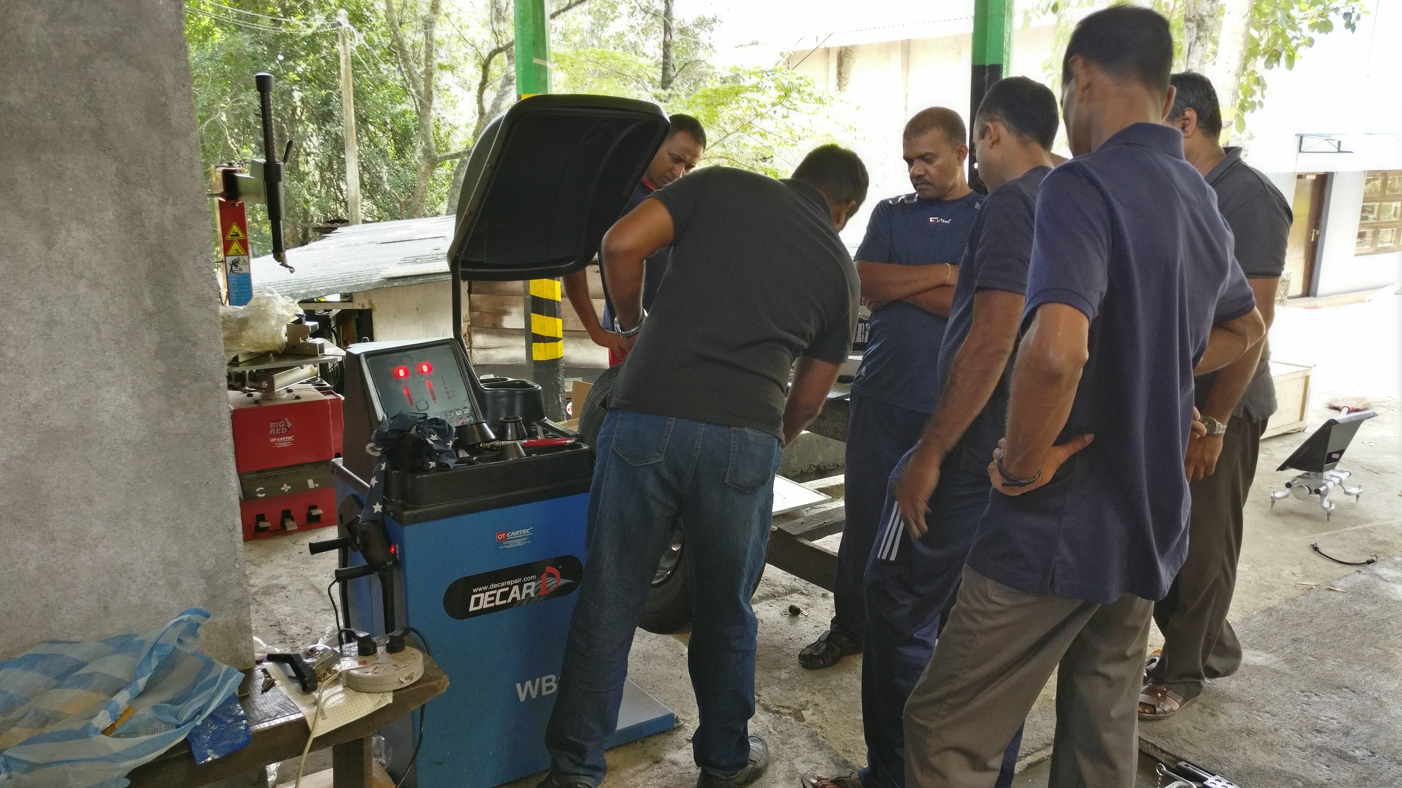 Alignments, Balancers, Tyre changers & Air Compressors for Police Transport & training - Image 6