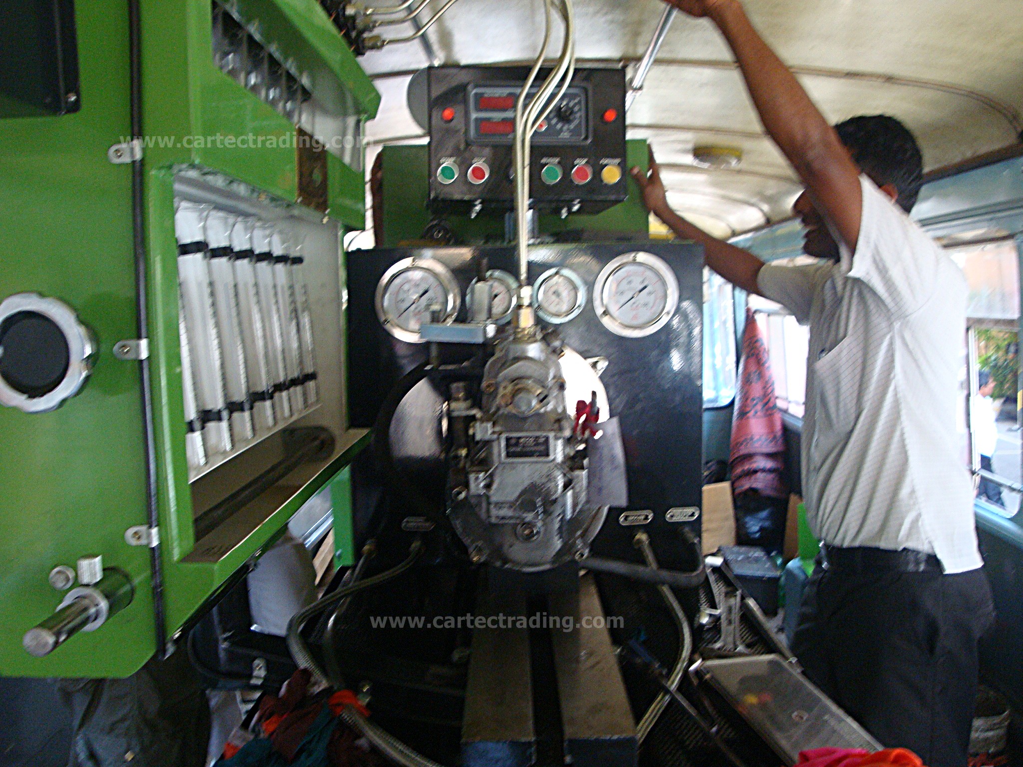 Diesel Injector Test Bench for Ceylon Transport Board - Image 5
