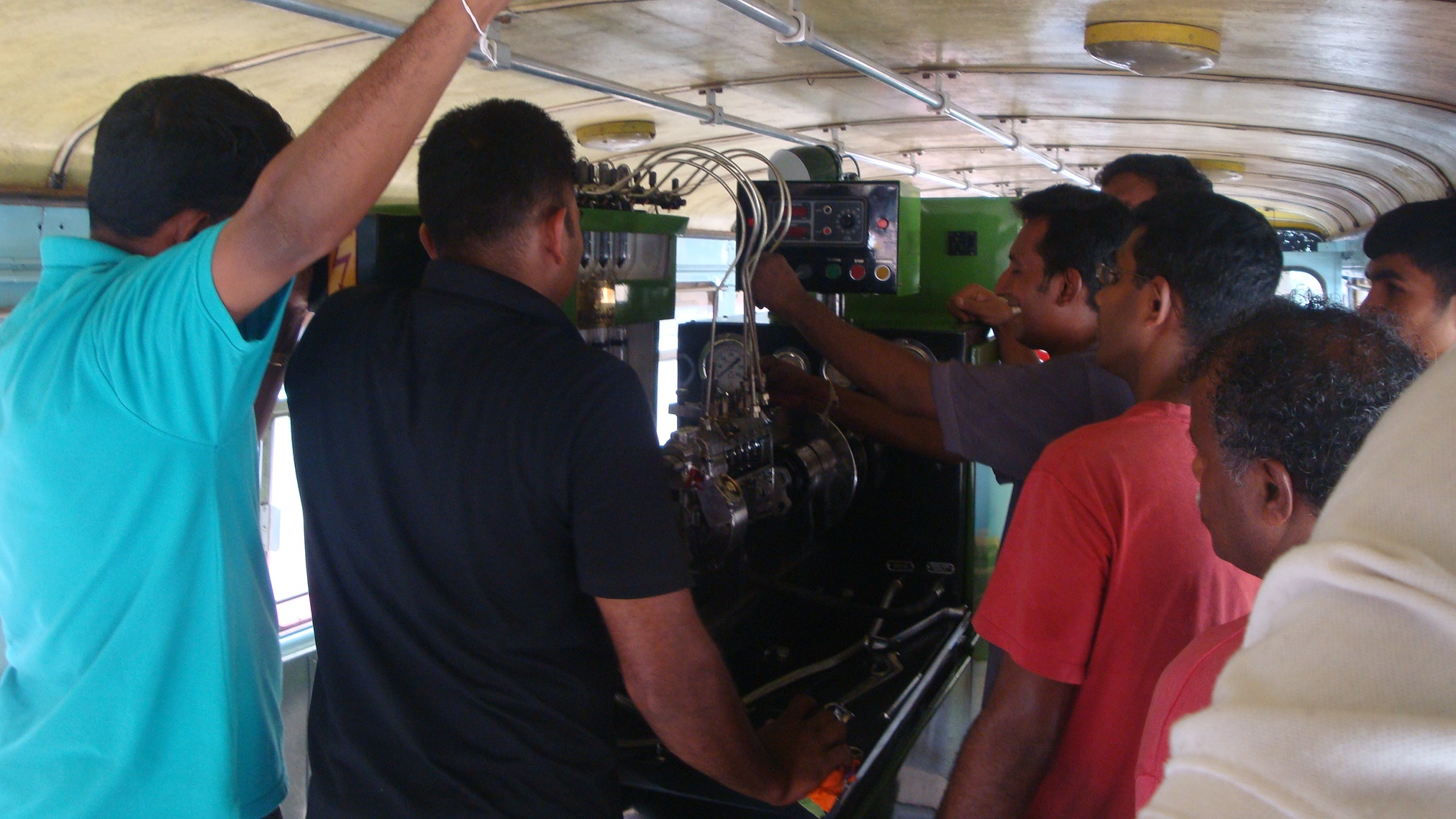 Diesel Injector Test Bench for Ceylon Transport Board - Image 6